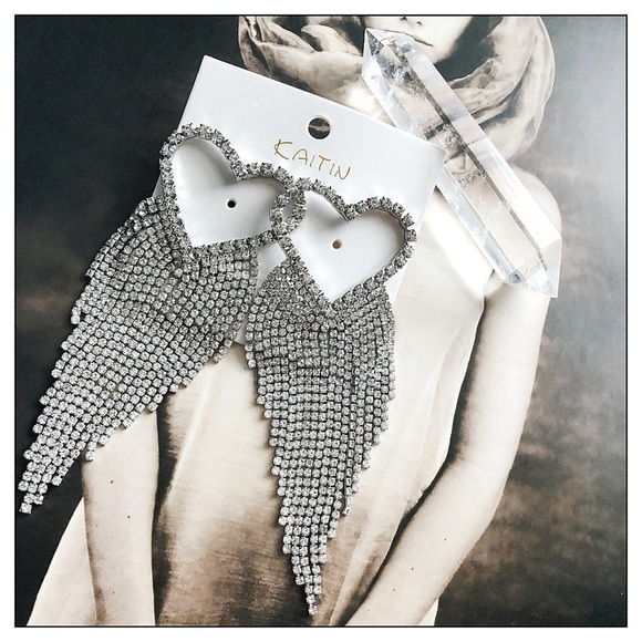 NEW Silver Crystal Rhinestone Tasseled Heart Statement Earrings - Picture 4 of 5